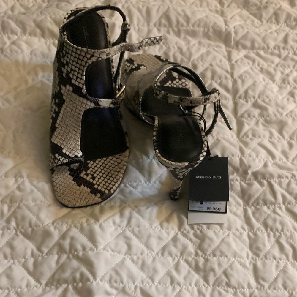 Massimo Dutti Black and Cream Snakeskin Sandals